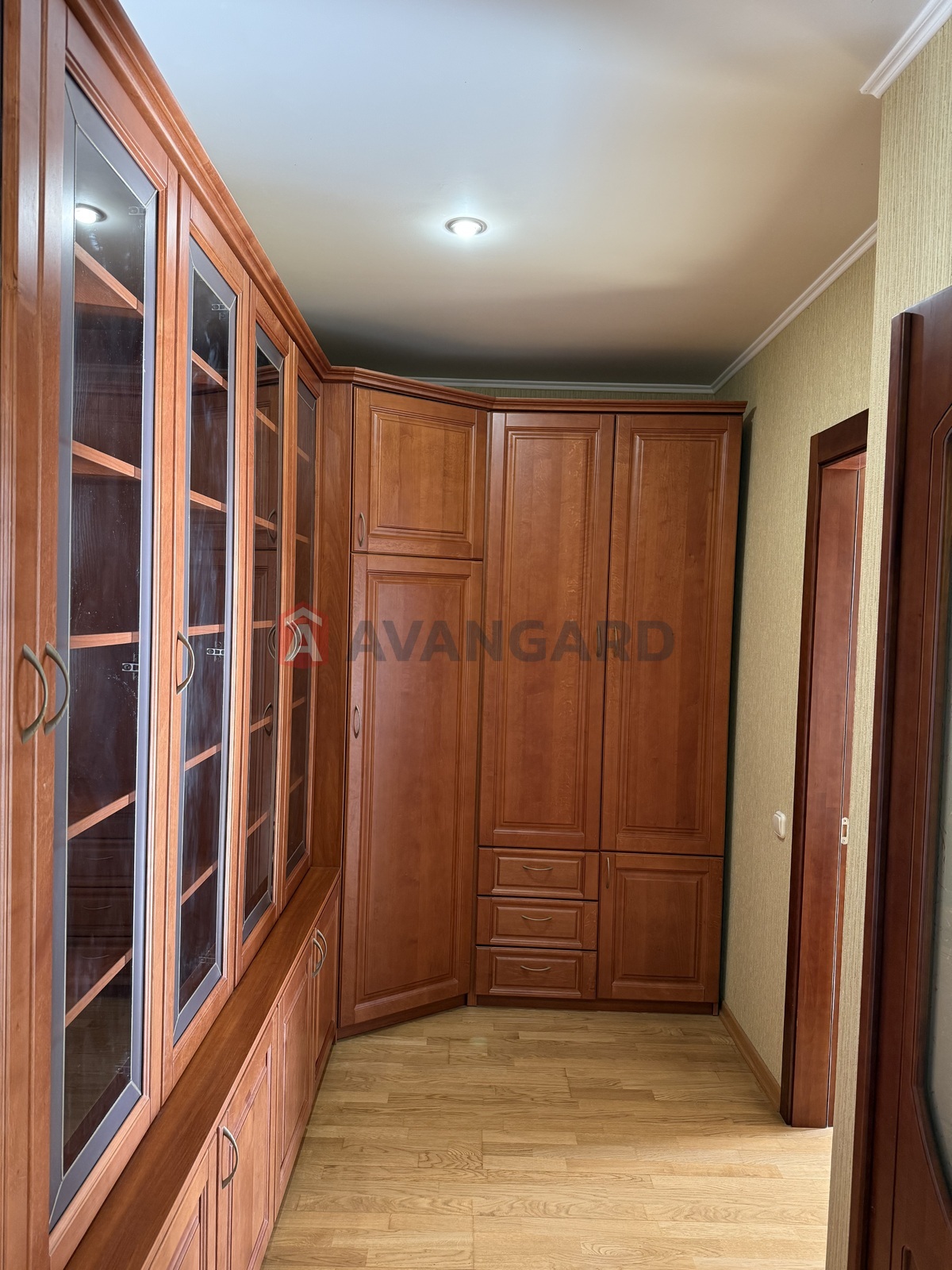 1 ��. ��������, 74/40/16 ��. �., 7/10 ������ ���� 15