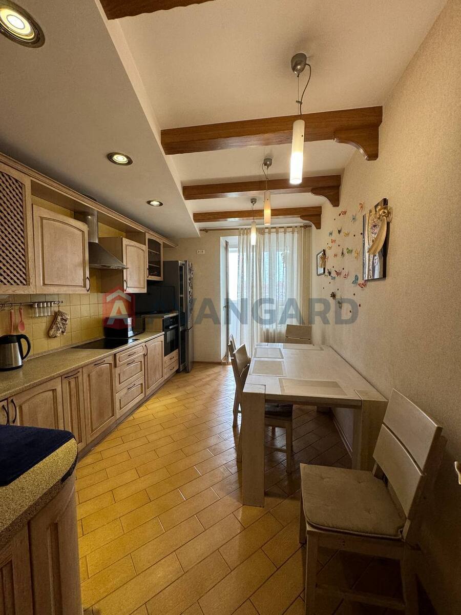 3 ��. ��������, 125/-/12 ��. �., 9/14 ������ ���� 13