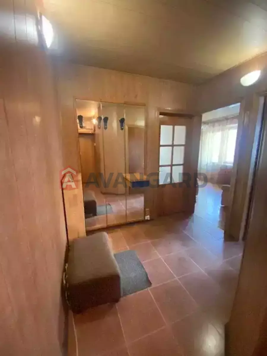 3 ��. ��������, 71/50/8 ��. �., 4/9 ������ ���� 10