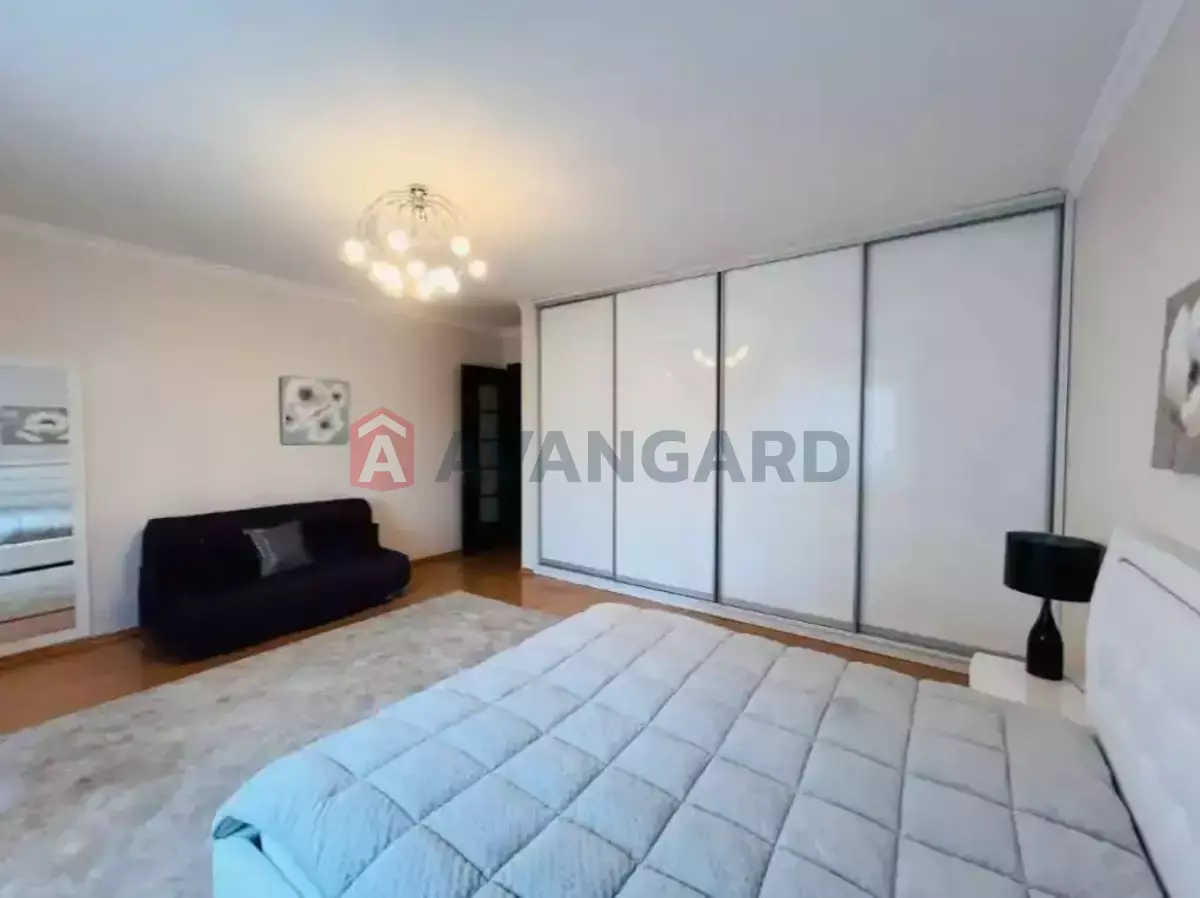 4 ����. ��������, 195/-/20 ��. �., 8/9 ���� ���� 2