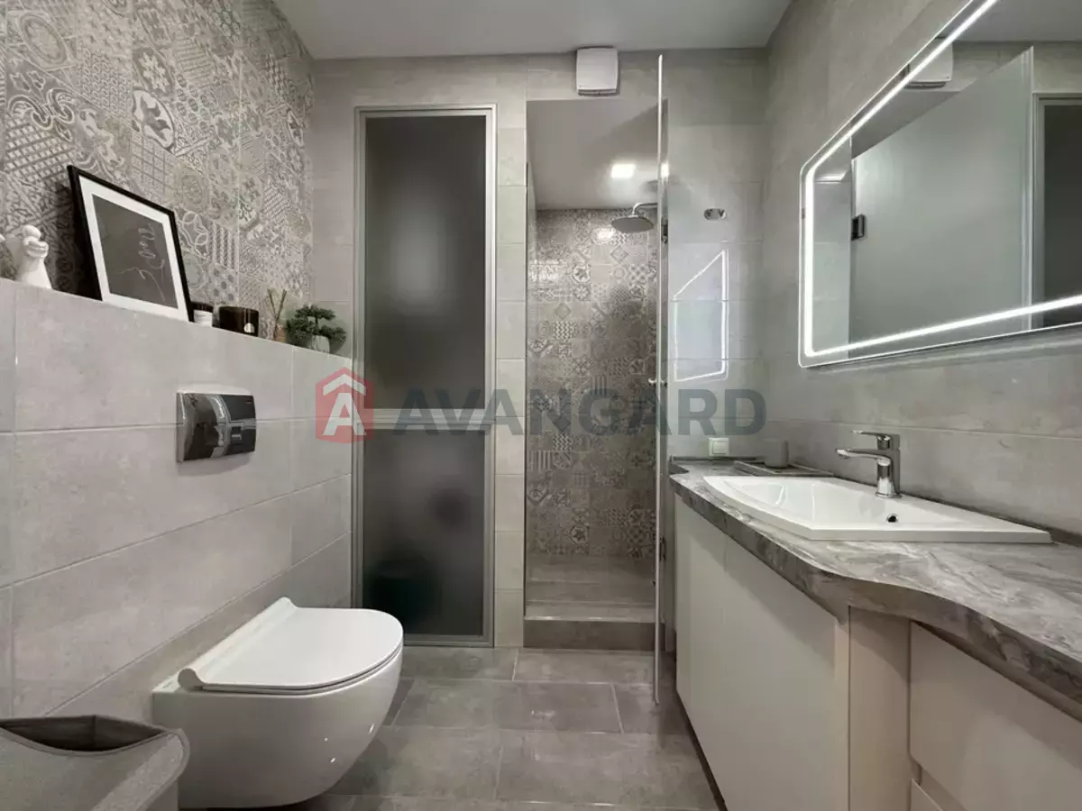 2 ��. ��������, 50/-/15 ��. �., 6/10 ������ ���� 11