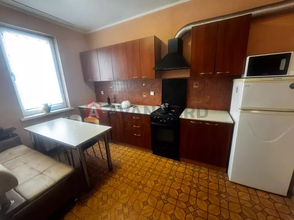 2 ����. ��������, 70/-/- ��. �., 11/17 ���� ���� 1