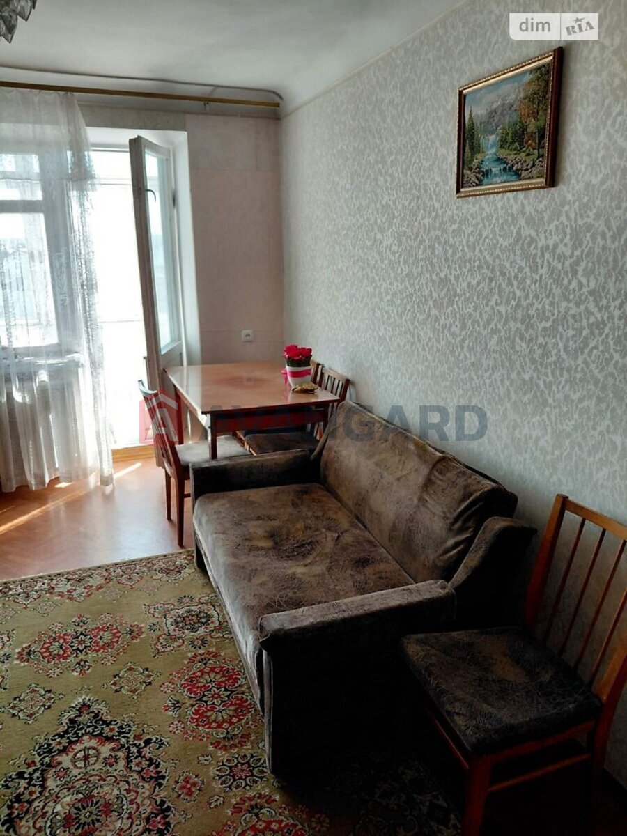 2 ����. ��������, 42/28/5 ��. �., 3/5 ���� ���� 2