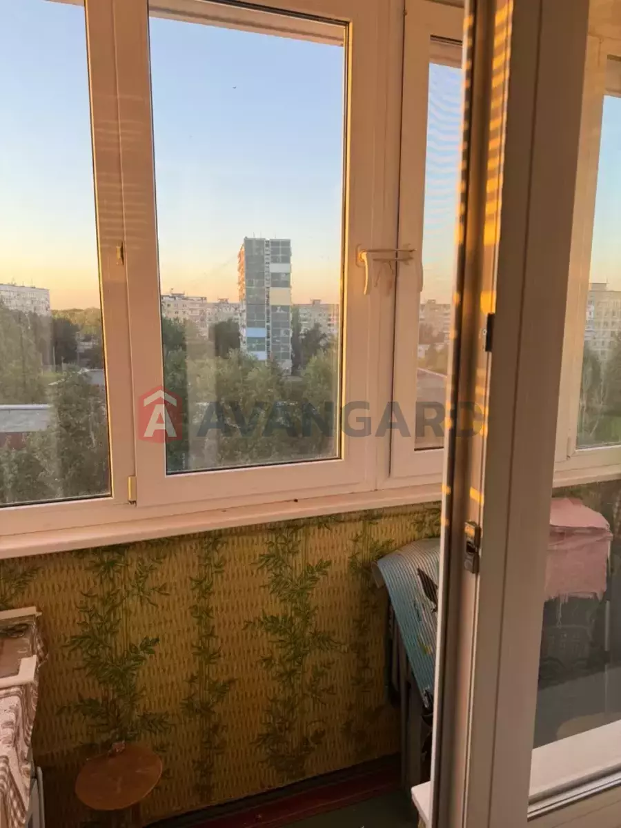 3 ��. ��������, 64/-/9 ��. �., 8/9 ������ ���� 10