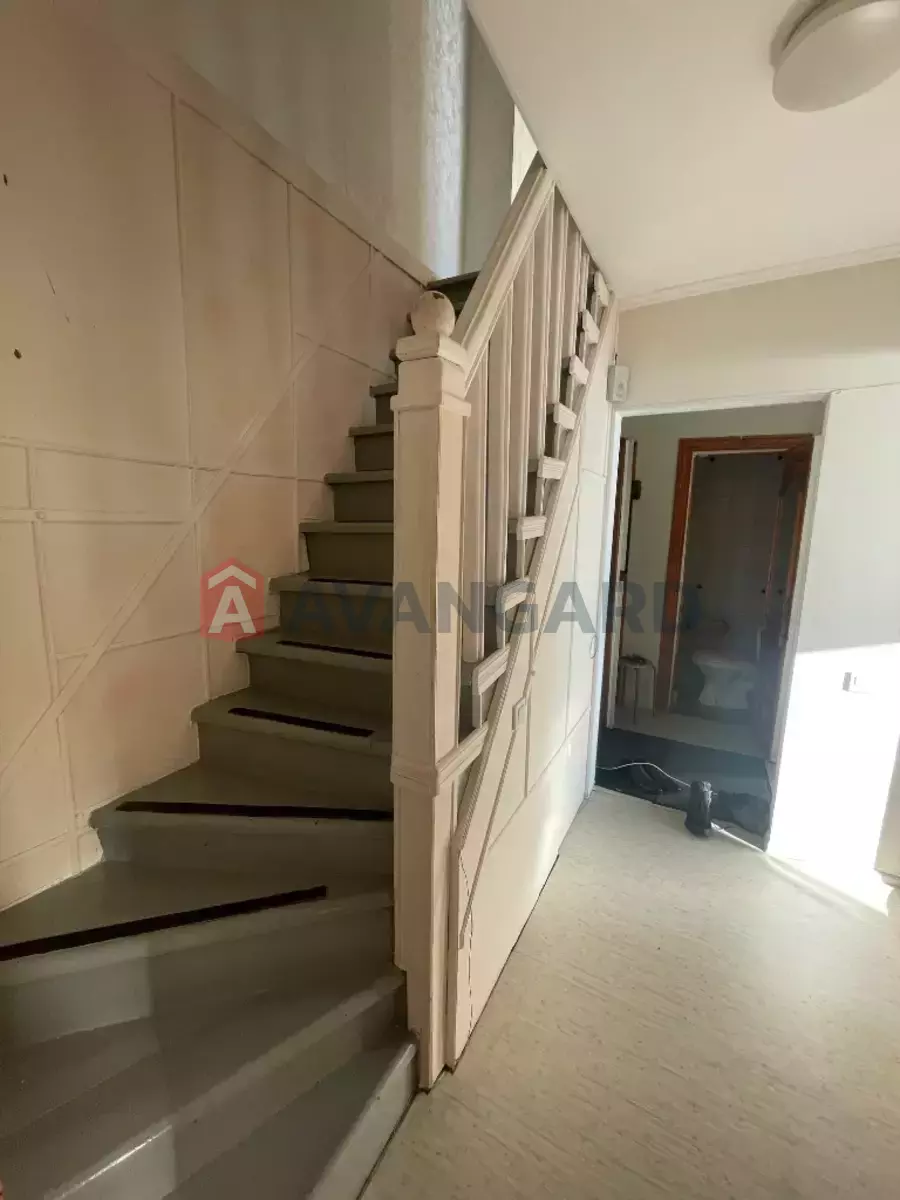 4 ��. ��������, 67/-/- ��. �., 9/10 ������ ���� 7