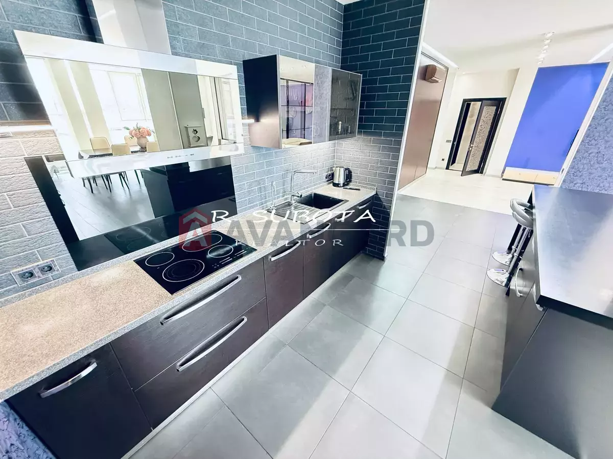 4 ��. ��������, 210/-/- ��. �., 10/10 ������ ���� 2