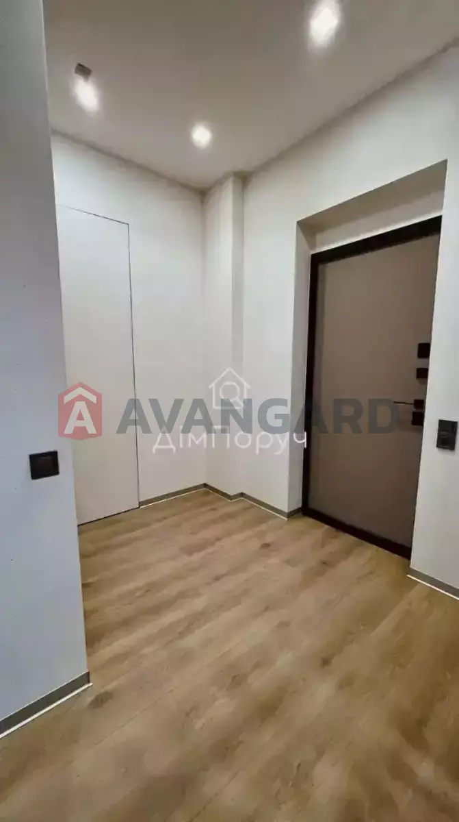 2 ����. ��������, 42/20/8 ��. �., 3/6 ���� ���� 19