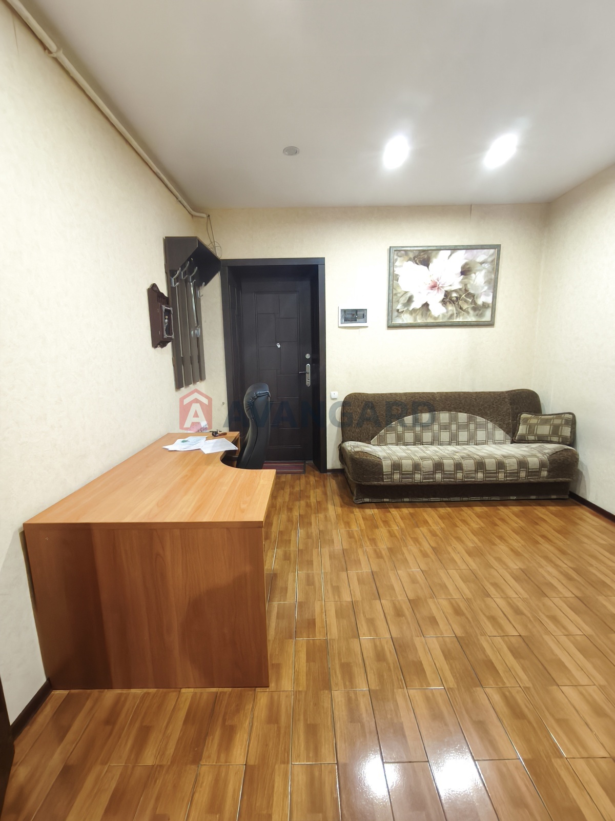 1 ��. ��������, 45/24/8 ��. �., 2/4 ������ ���� 5