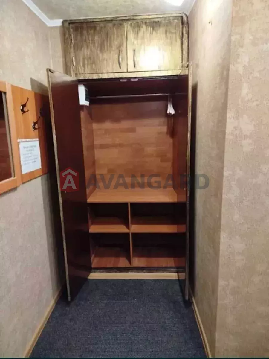 1 ��. ��������, 42/-/8 ��. �., 7/12 ������ ���� 4