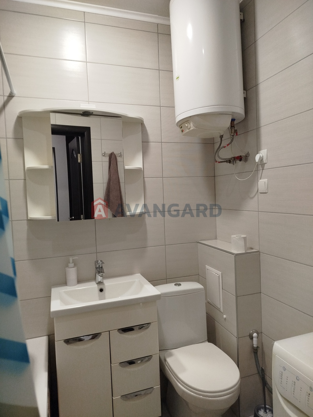 1 ��. ��������, 36/19/7 ��. �., 4/4 ������ ���� 2