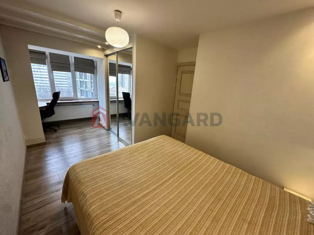 3 ����. ��������, 65/-/8 ��. �., 9/9 ���� ���� 4