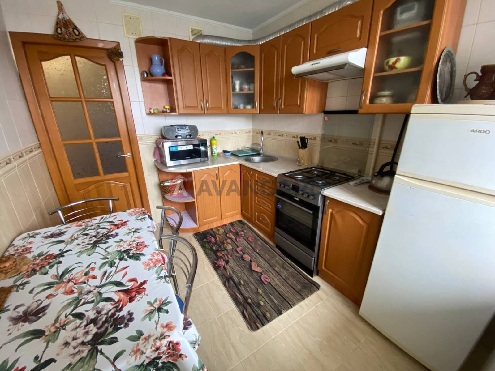 3 ��. ��������, 67/40/9 ��. �., 7/9 ������ ���� 3