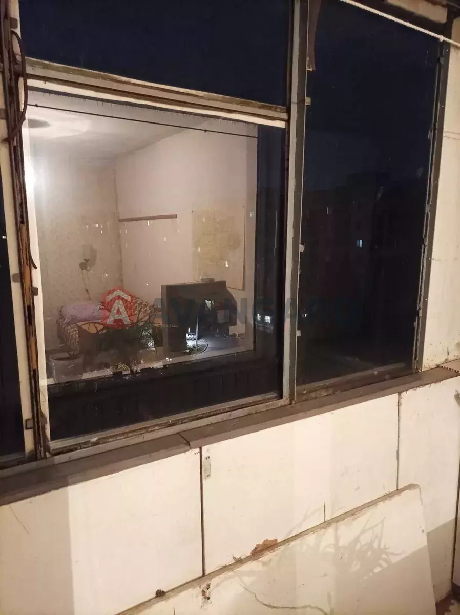 3 . , 70/-/9 . ., 9/9   24