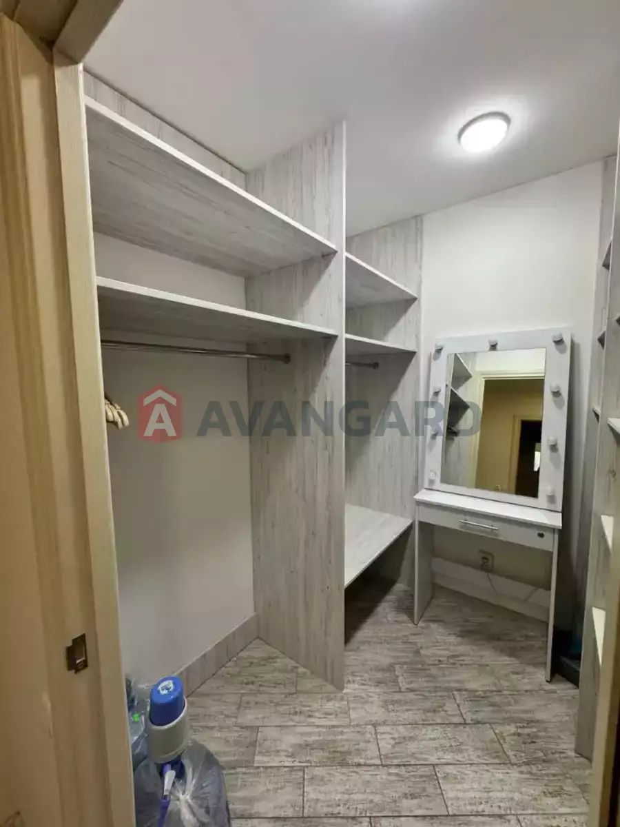 1 ��. ��������, 43/20/15 ��. �., 8/10 ������ ���� 5