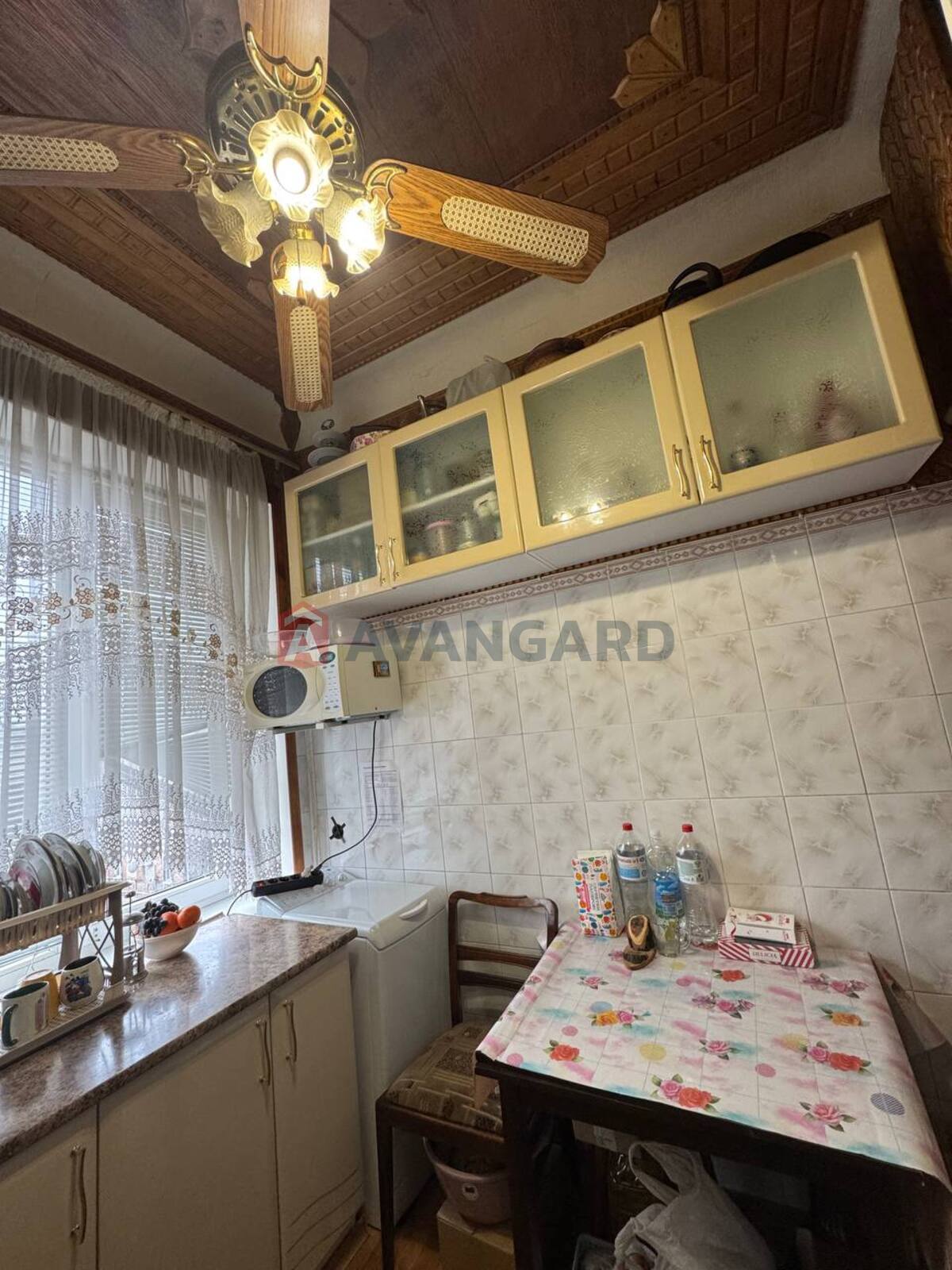 3 ��. ��������, 73/10/55 ��. �., 4/4 ������ ���� 9