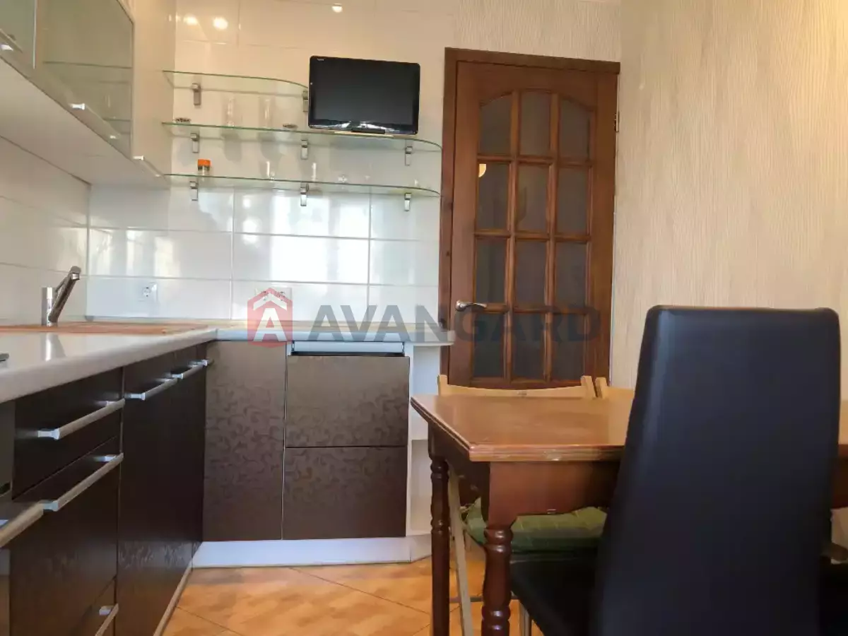 3 ��. ��������, 68/41/10 ��. �., 5/9 ������ ���� 5