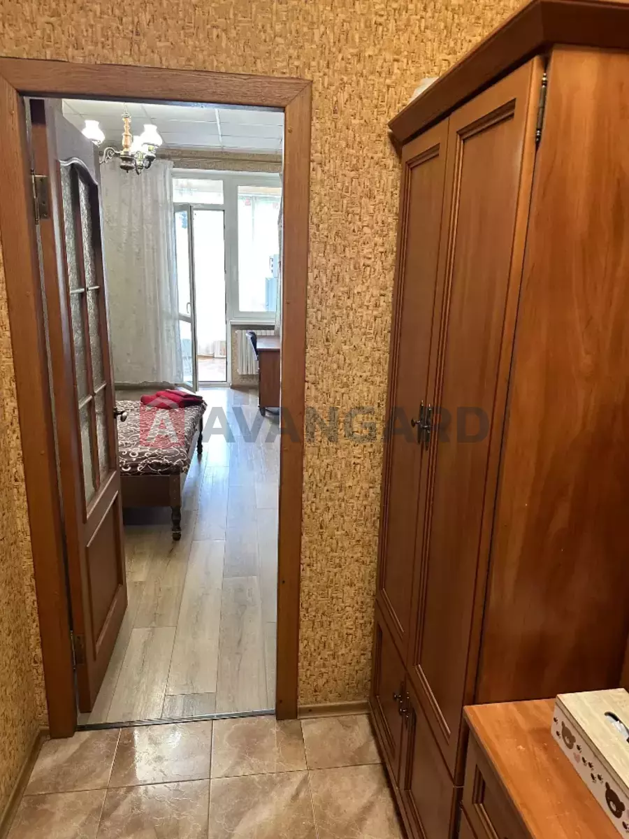 1 ��. ��������, 30/-/10 ��. �., 8/16 ������ ���� 13