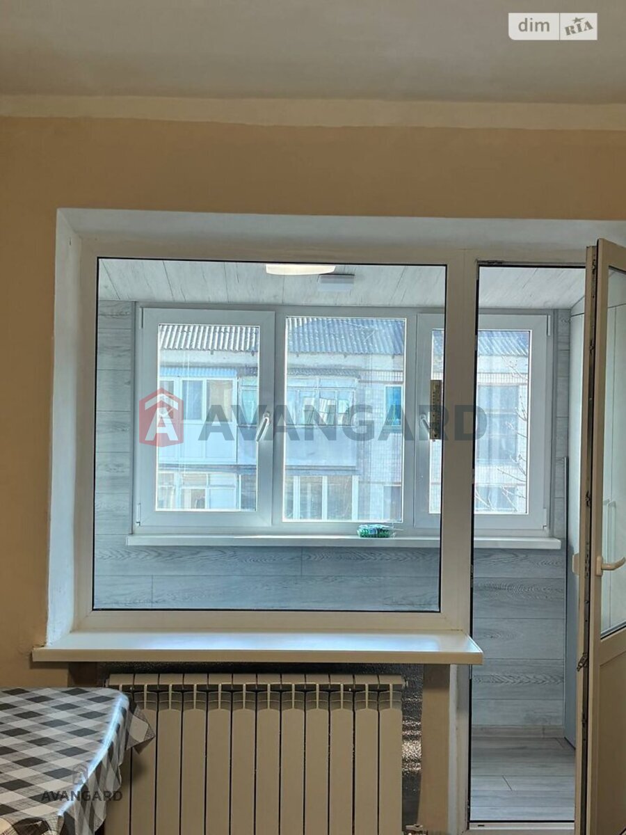 1 ����. ��������, 30/17/6 ��. �., 5/5 ���� ���� 3