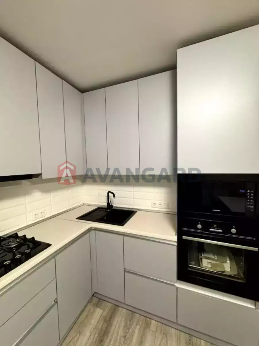 1 ����. ��������, 44/15/20 ��. �., 8/10 ���� ���� 12