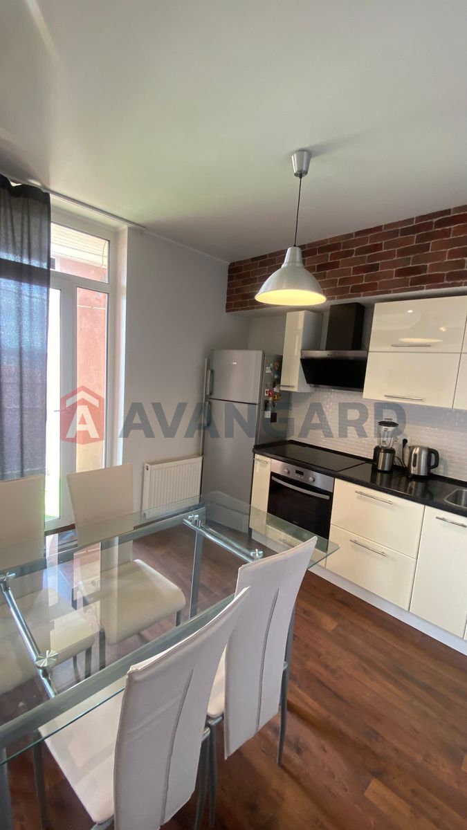 1 ����. ��������, 35.4 / 18 / 8 ��. �., 16/17 ���� ���� 7