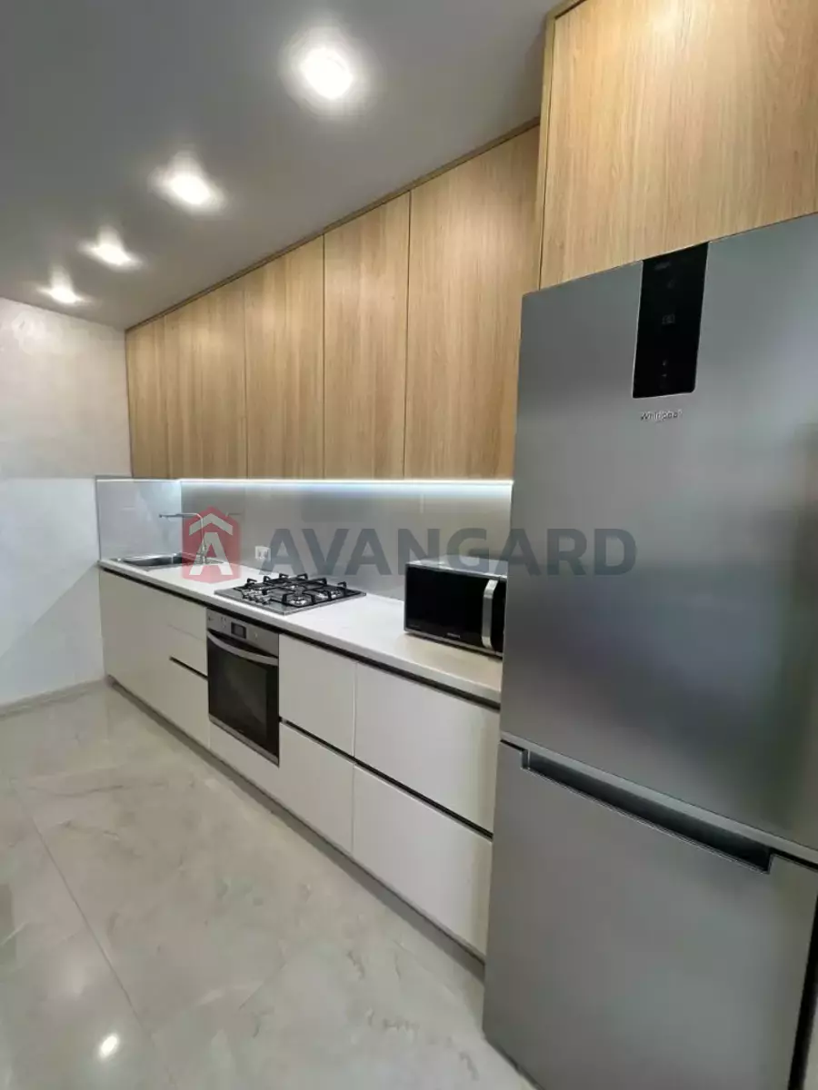 3 ��. ��������, 70/-/- ��. �., 4/10 ������ ���� 3