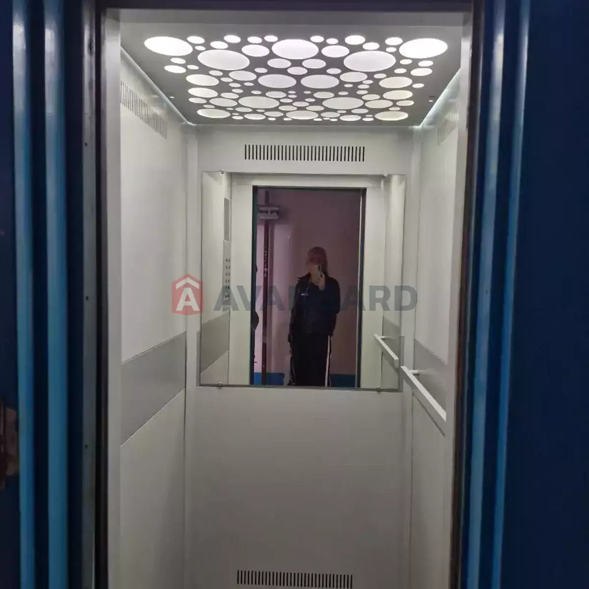 3 ��. ��������, 64/30/8 ��. �., 4/9 ������ ���� 13