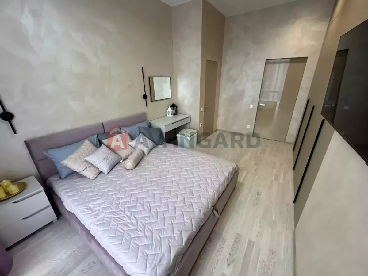 4 ��. ��������, 120/-/40 ��. �., 12/12 ������ ���� 8