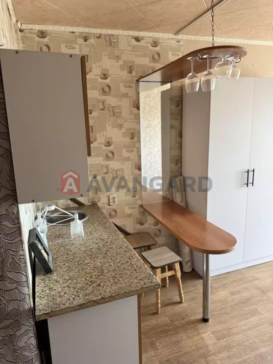 1 ����. ��������, 22/-/5 ��. �., 9/9 ���� ���� 4