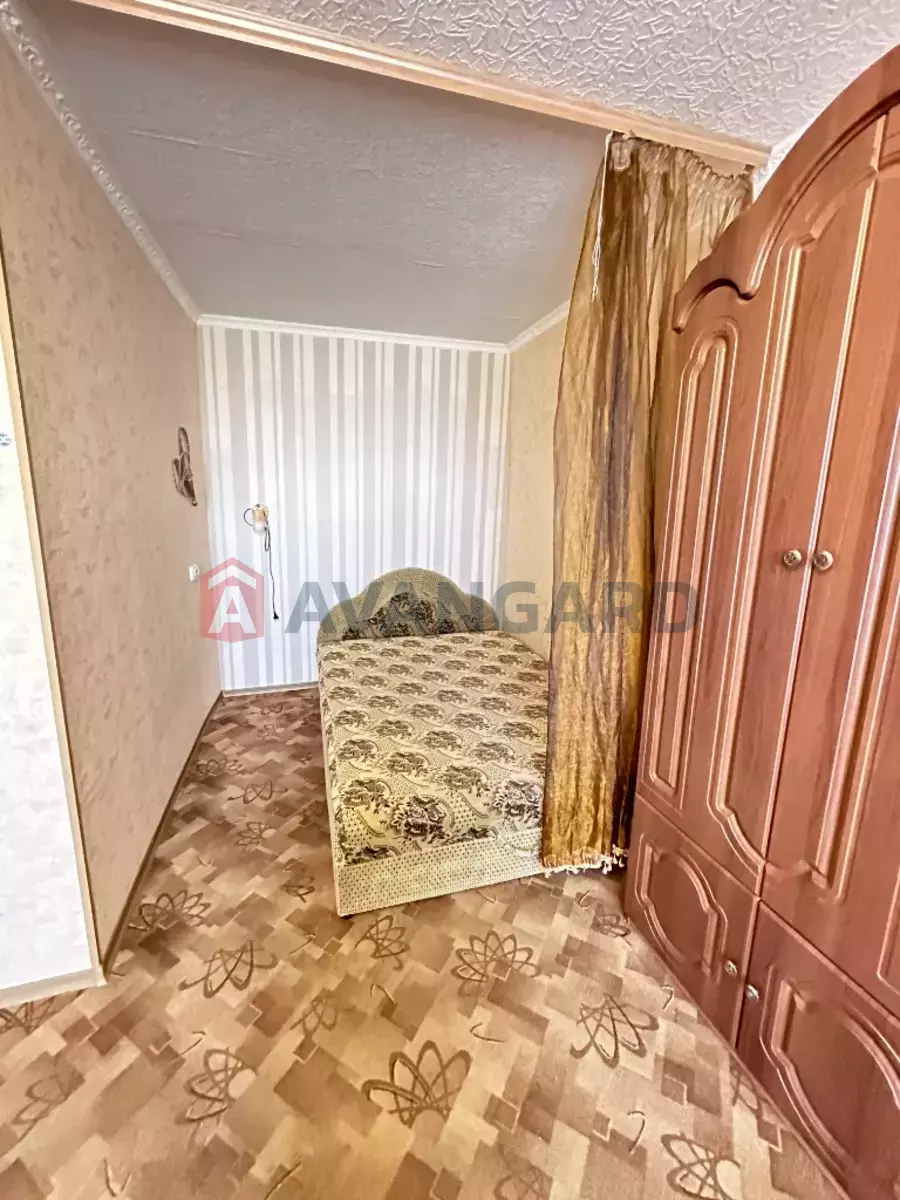 1 ��. ��������, 40/19/8 ��. �., 11/12 ������ ���� 12