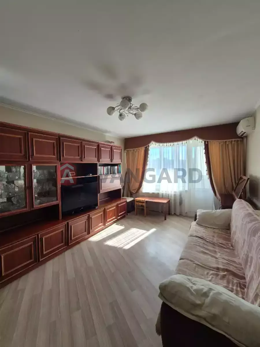 1 ��. ��������, 37/-/- ��. �., 9/9 ������ ���� 9