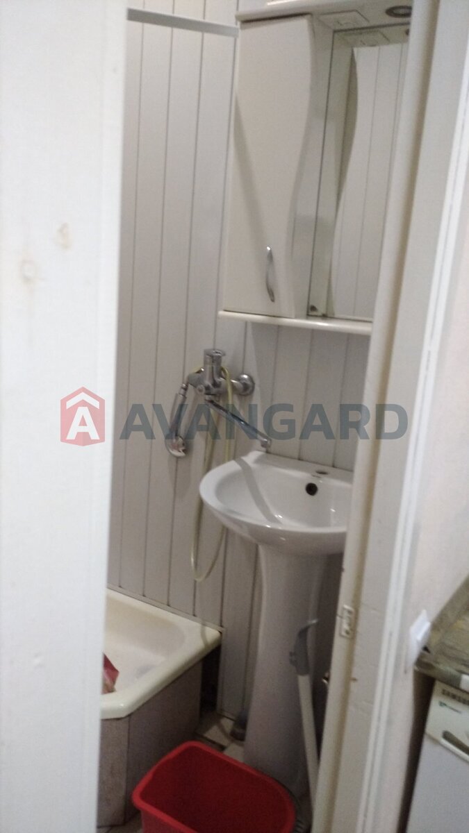 1 ��. ��������, 40/-/10 ��. �., 1/2 ������ ���� 7