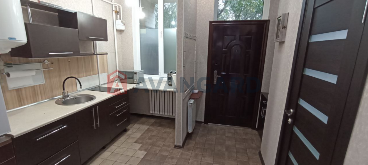 1 ����. ��������, 38/18/6 ��. �., 4/5 ���� ���� 8