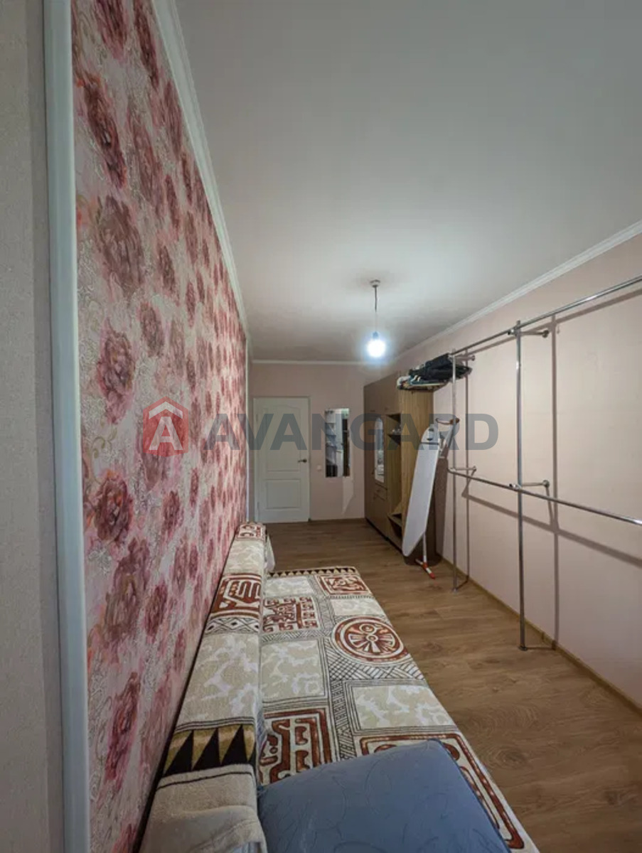 3 ��. ��������, 57/-/10 ��. �., 5/5 ������ ���� 5