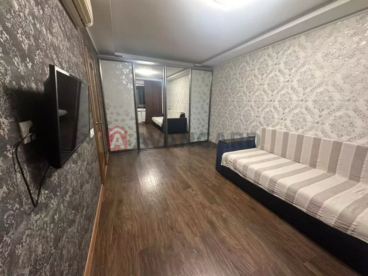 1 ����. ��������, 38/-/9 ��. �., 14/16 ���� ���� 2