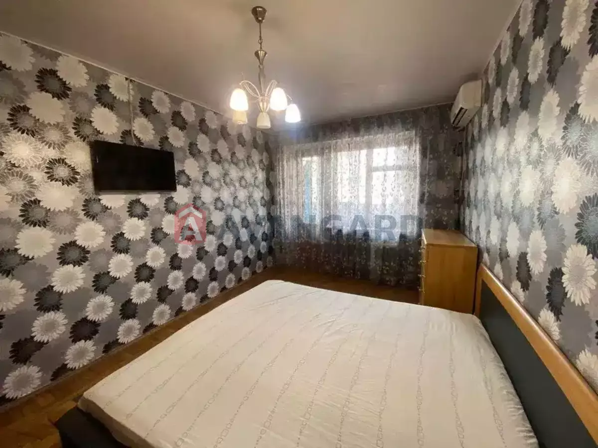 3 ��. ��������, 71/50/8 ��. �., 4/9 ������ ���� 13