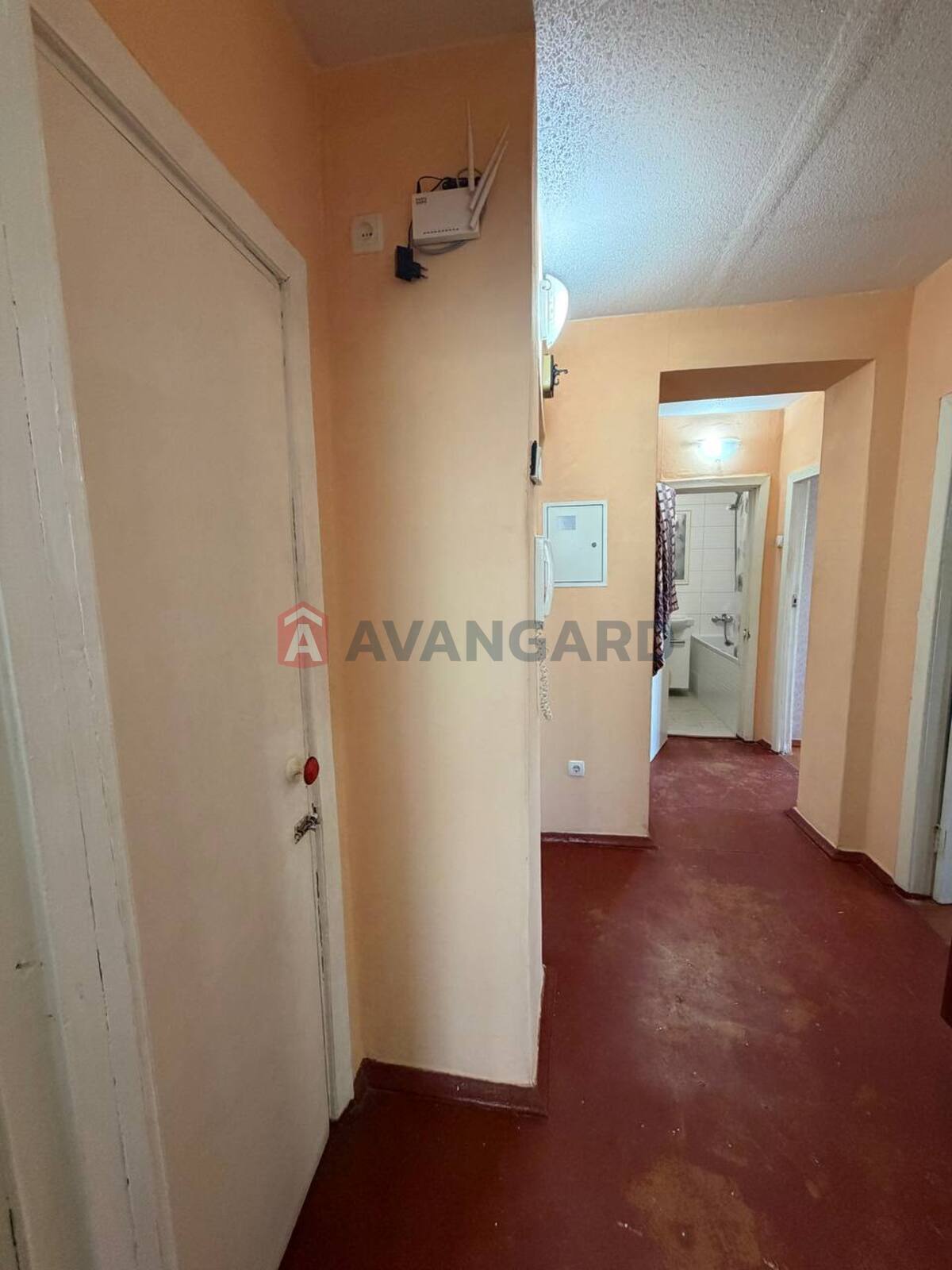 3 ����. ��������, 68/42/9 ��. �., 5/9 ���� ���� 4