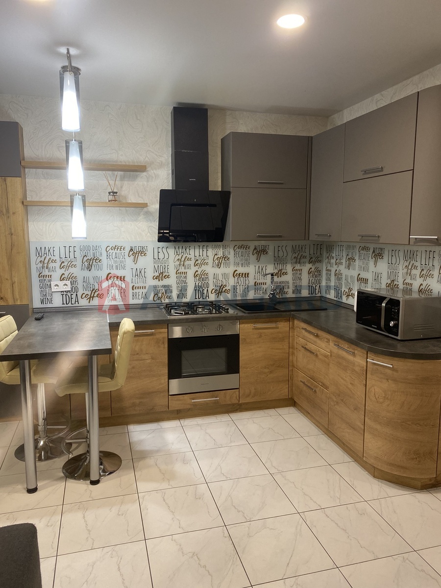 2 ����. ��������, 52/-/- ��. �., 5/12 ���� ���� 8