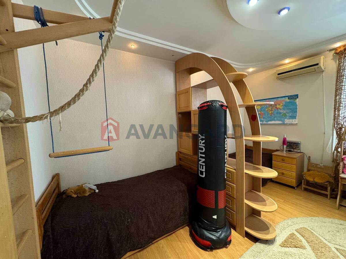 3 ��. ��������, 125/-/12 ��. �., 9/14 ������ ���� 8