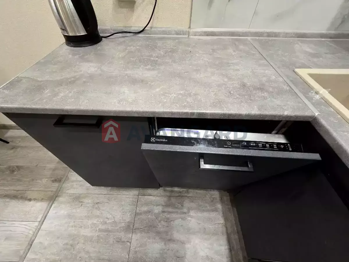 2 ��. ��������, 50/-/- ��. �., 8/10 ������ ���� 14