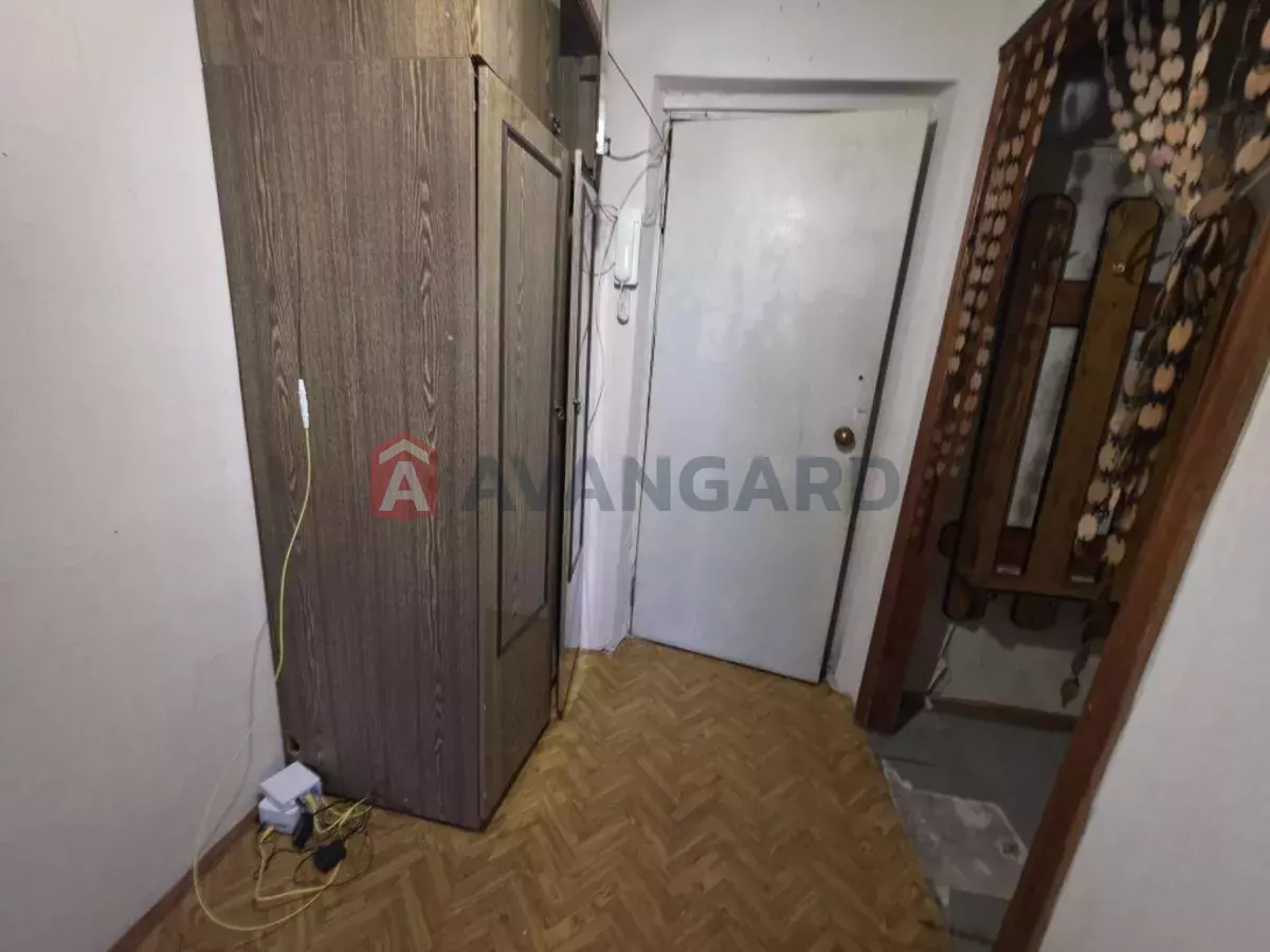 1 ����. ��������, 40/-/8 ��. �., 9/12 ���� ���� 5