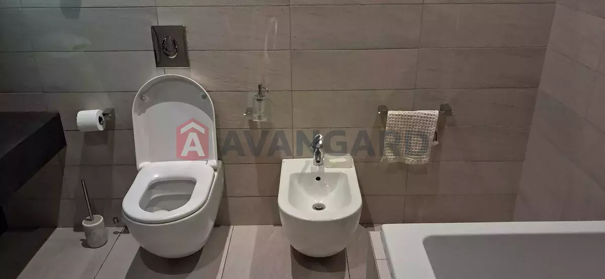 4 ��. ��������, 152/-/20 ��. �., 10/15 ������ ���� 13