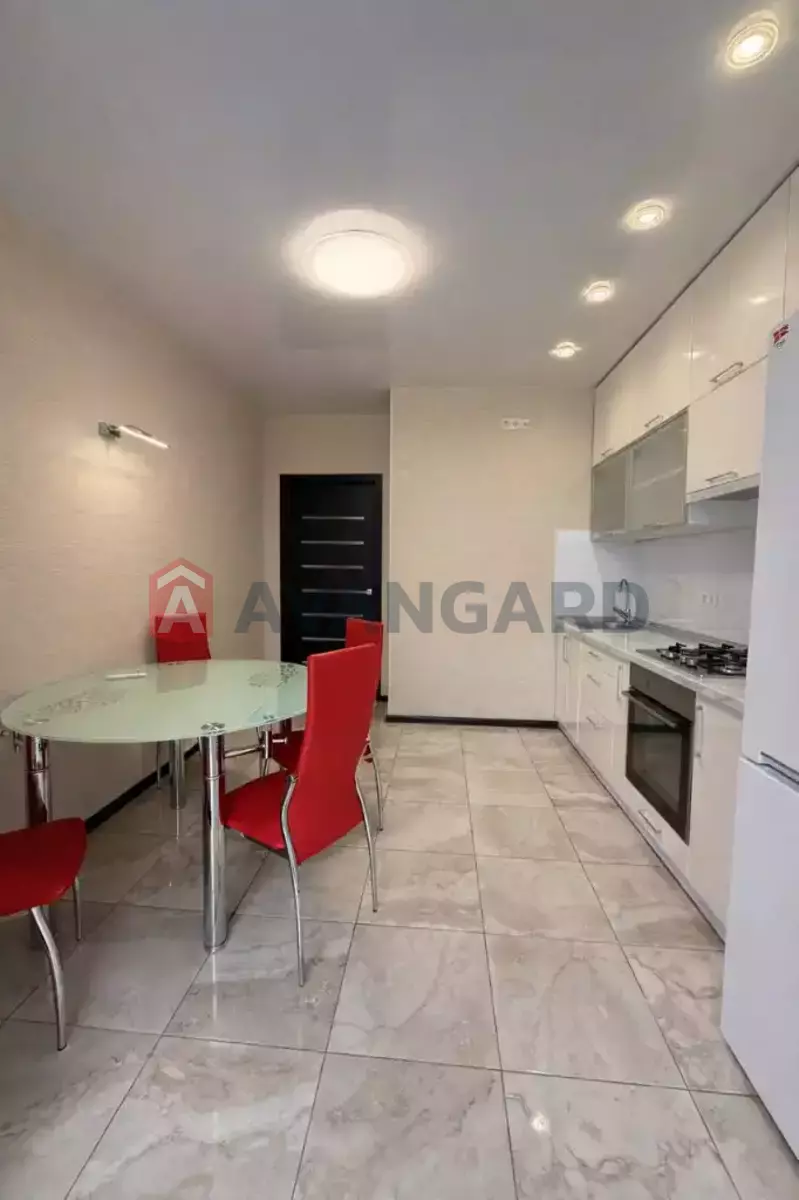 3 ����. ��������, 67/-/20 ��. �., 4/12 ���� ���� 5