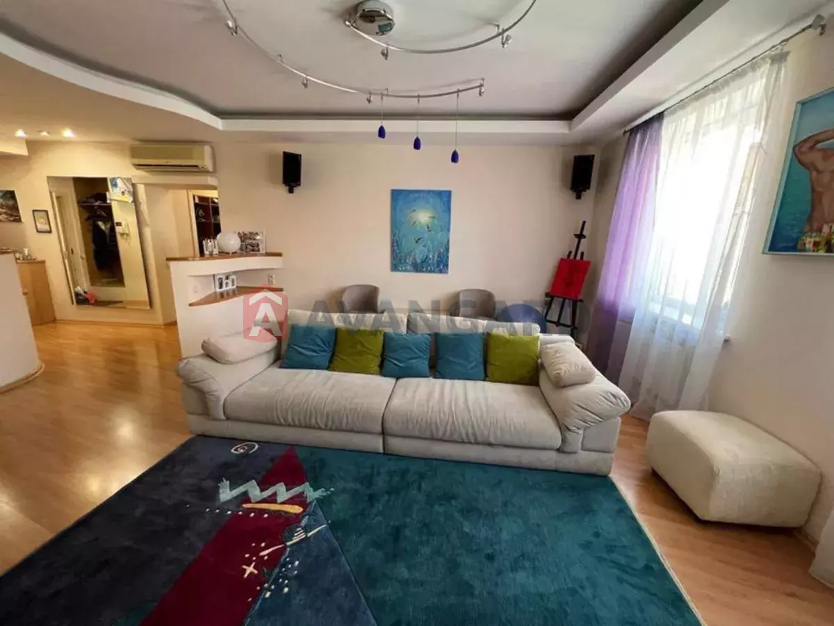 3 ����. ��������, 110/-/18 ��. �., 8/10 ���� ���� 1