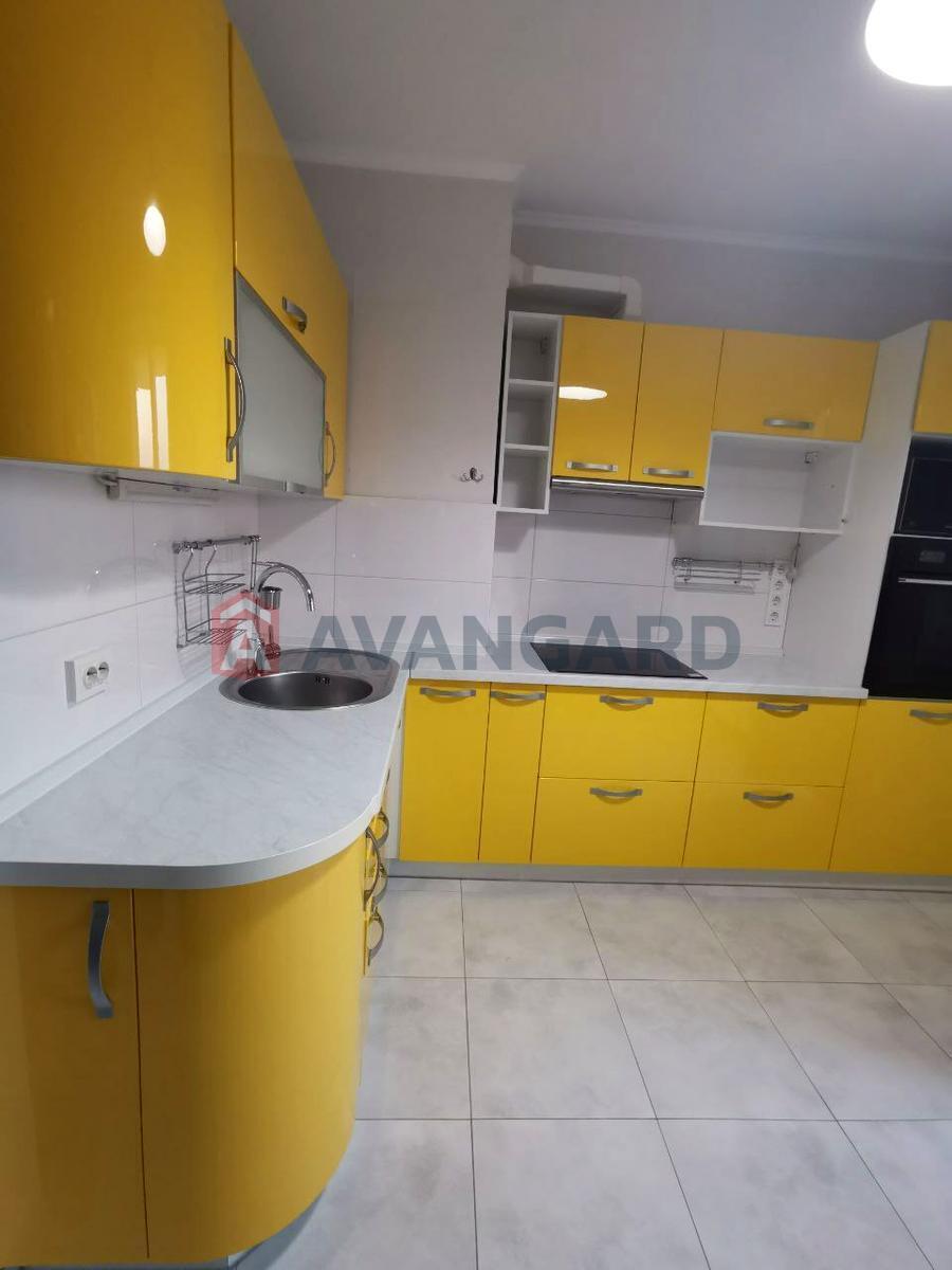 1 ��. ��������, 44 / 18 / 10 ��. �., 10/22 ������ ���� 5