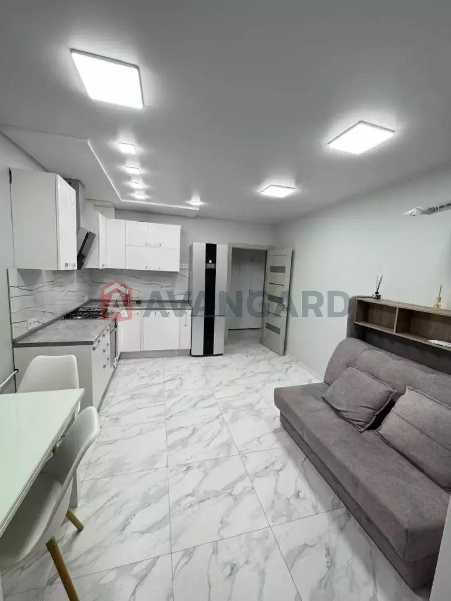 2 ��. ��������, 48/14/16 ��. �., 9/10 ������ ���� 1