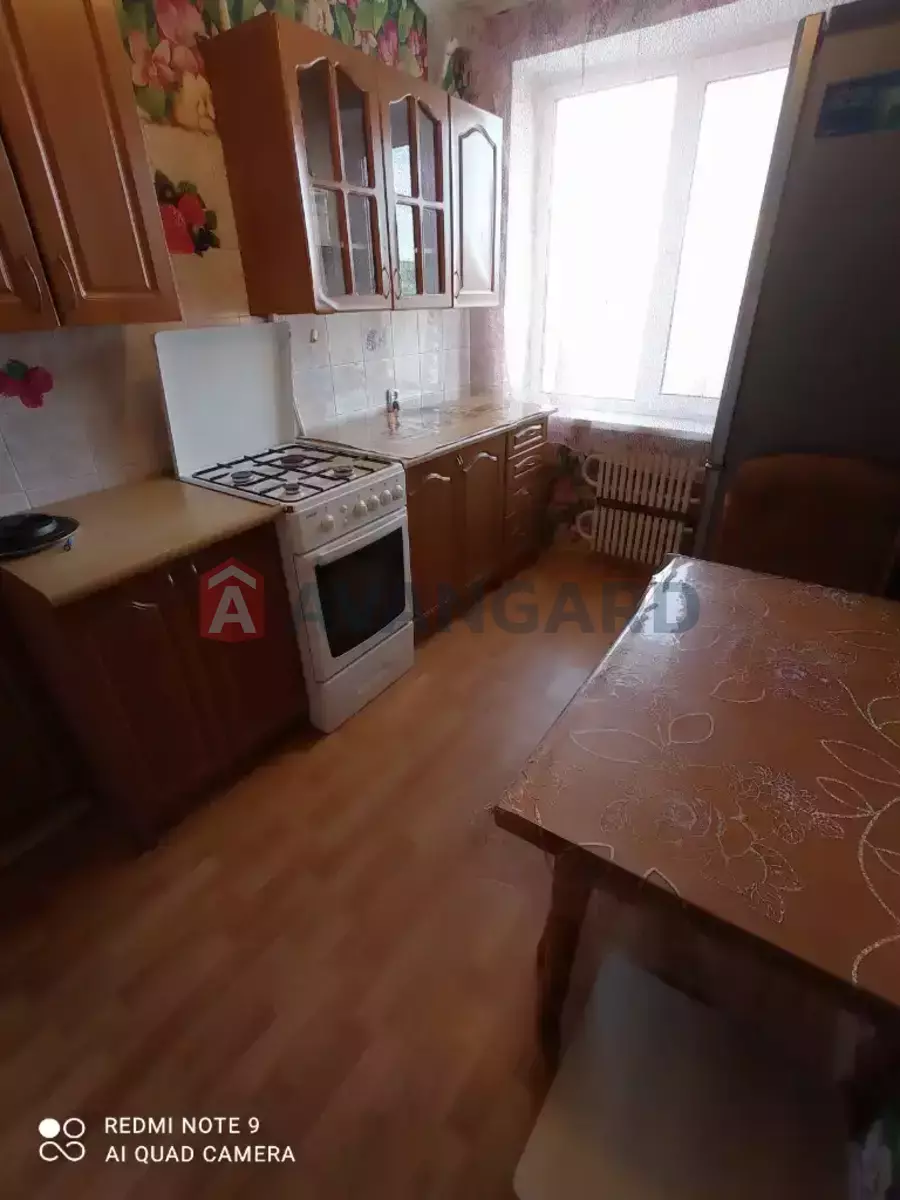 1 ����. ��������, 40/24/10 ��. �., 8/10 ���� ���� 2