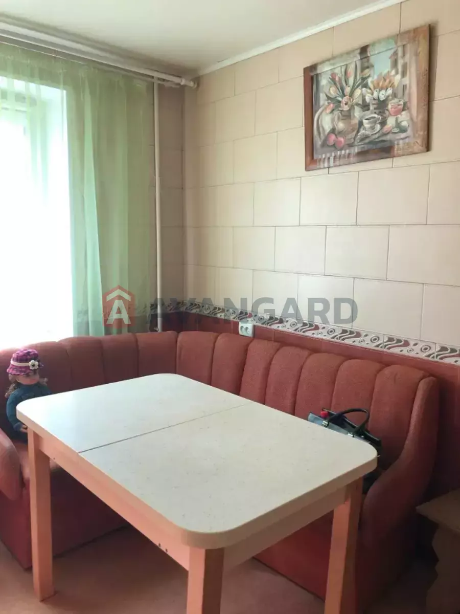 3 ����. ��������, 72/-/9 ��. �., 4/9 ���� ���� 4