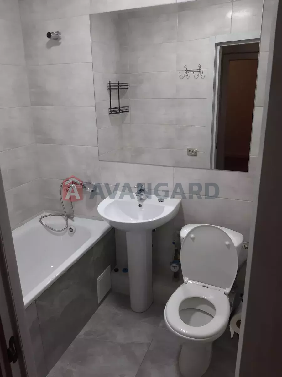 1 ����. ��������, 35/-/10 ��. �., 5/5 ���� ���� 3