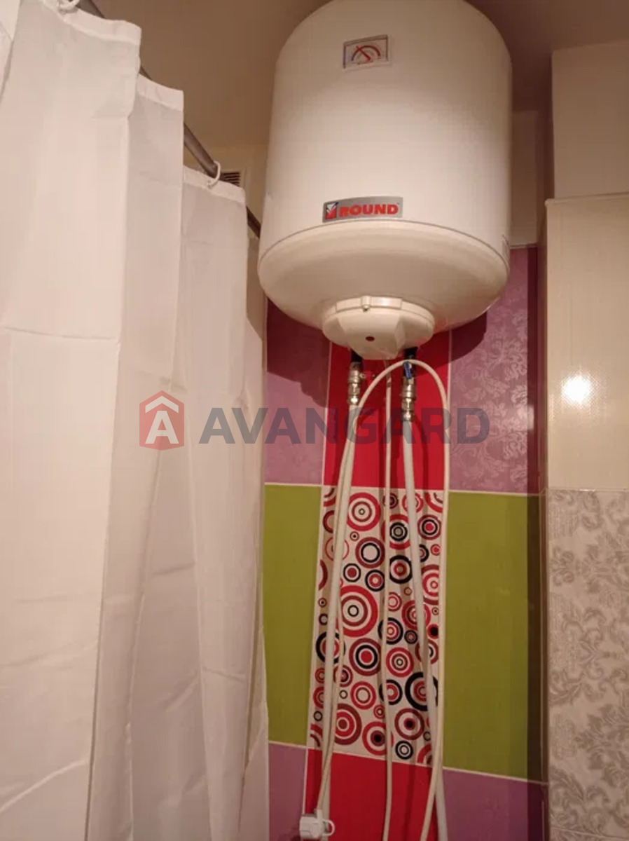 1 . , 40/-/7 . ., 8/9   5