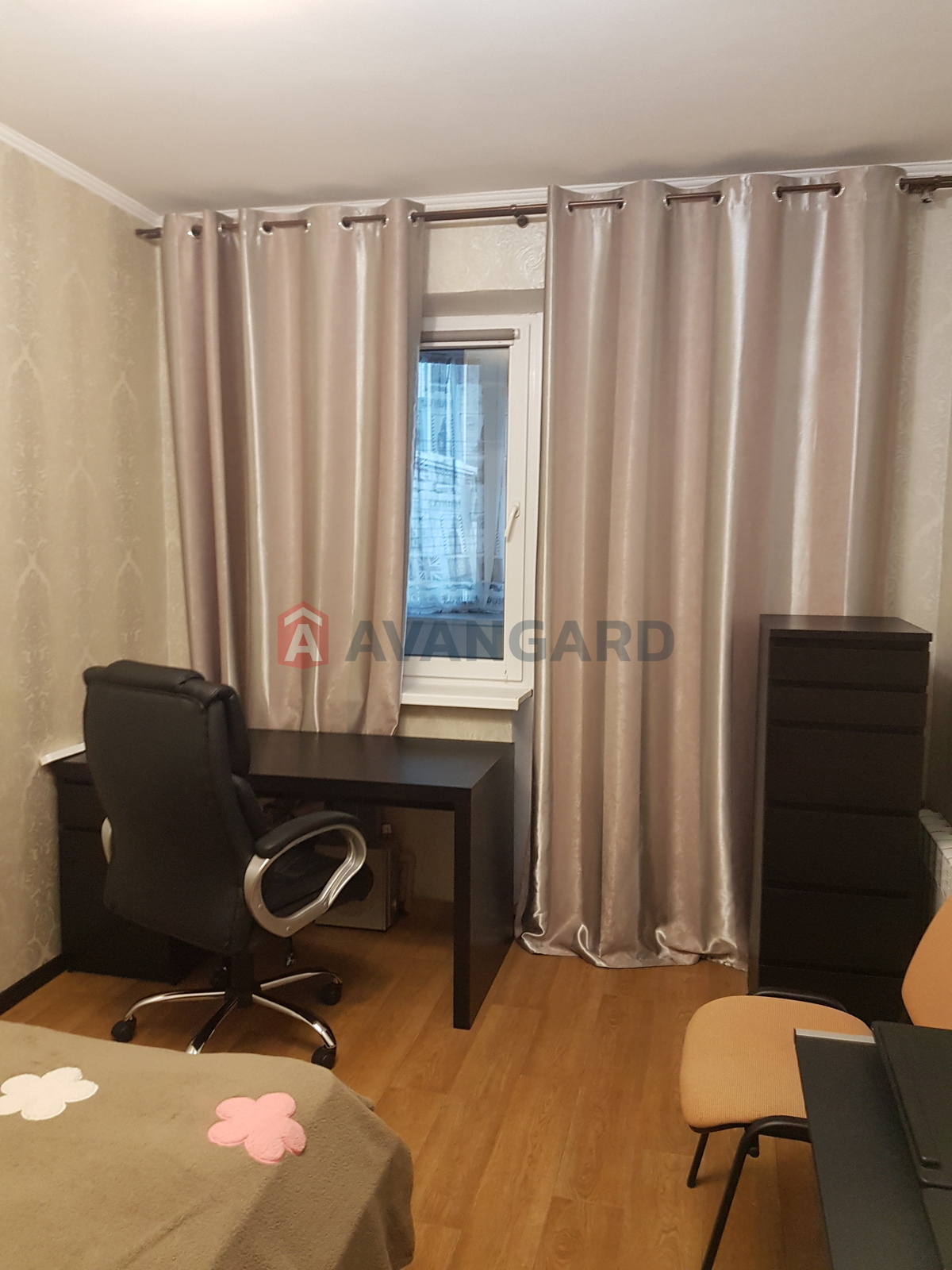 3 ��. ��������, 63/-/10 ��. �., 10/10 ������ ���� 10